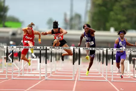 Joshua Smith runs at 2021 SLC outdoor meet
