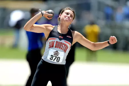 Alie Angelo competes in heptath