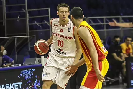 Kevin Martina signs with MBB