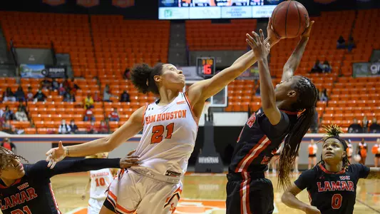 Madelyn Batista block vs Lamar 2022
