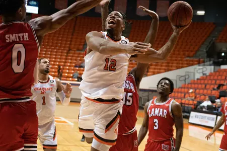 Tristan Ikpe goes up against Lamar