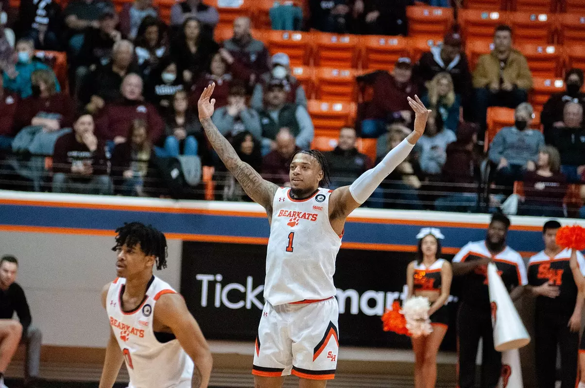 Savion Flagg celebrates a shot against NM State