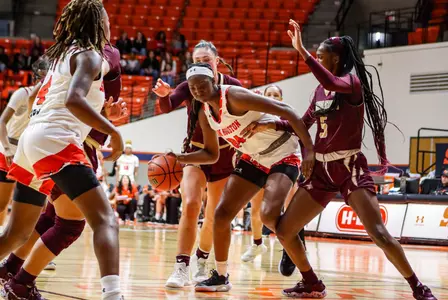 Kenyal Perry dribbles against Texas State