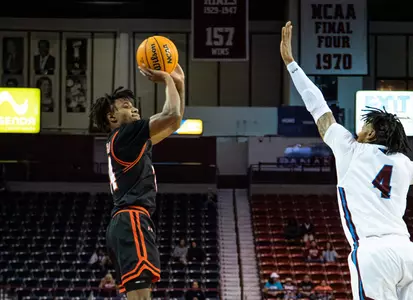 Donte Powers shoots against NM State