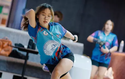 Ramita Sarntong signs with bowling