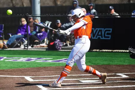 Brailey Wasik hits against Tarleton