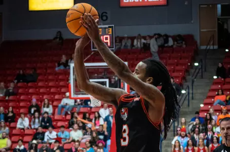 Lamar Wilkerson shoots against Utah Tech