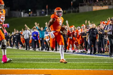Running back John Gentry runs for a 26-yard touchdown
