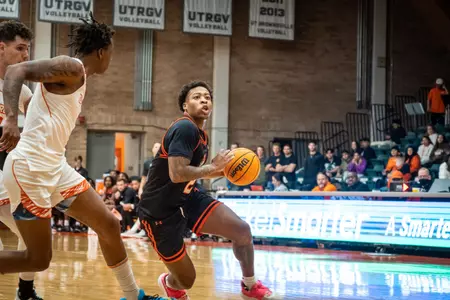 Qua Grant drives at UTRGV