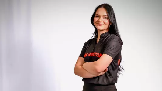 Caroline Engeron has signed to roll for the Bearkats in 2026