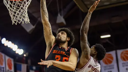 Po'Boigh King goes up for layup against Texas Southern