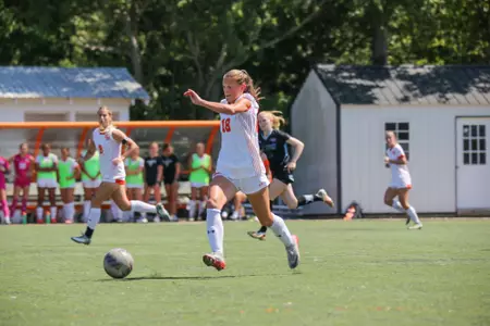 Hannah Bolin dribbles downfield against UTEP