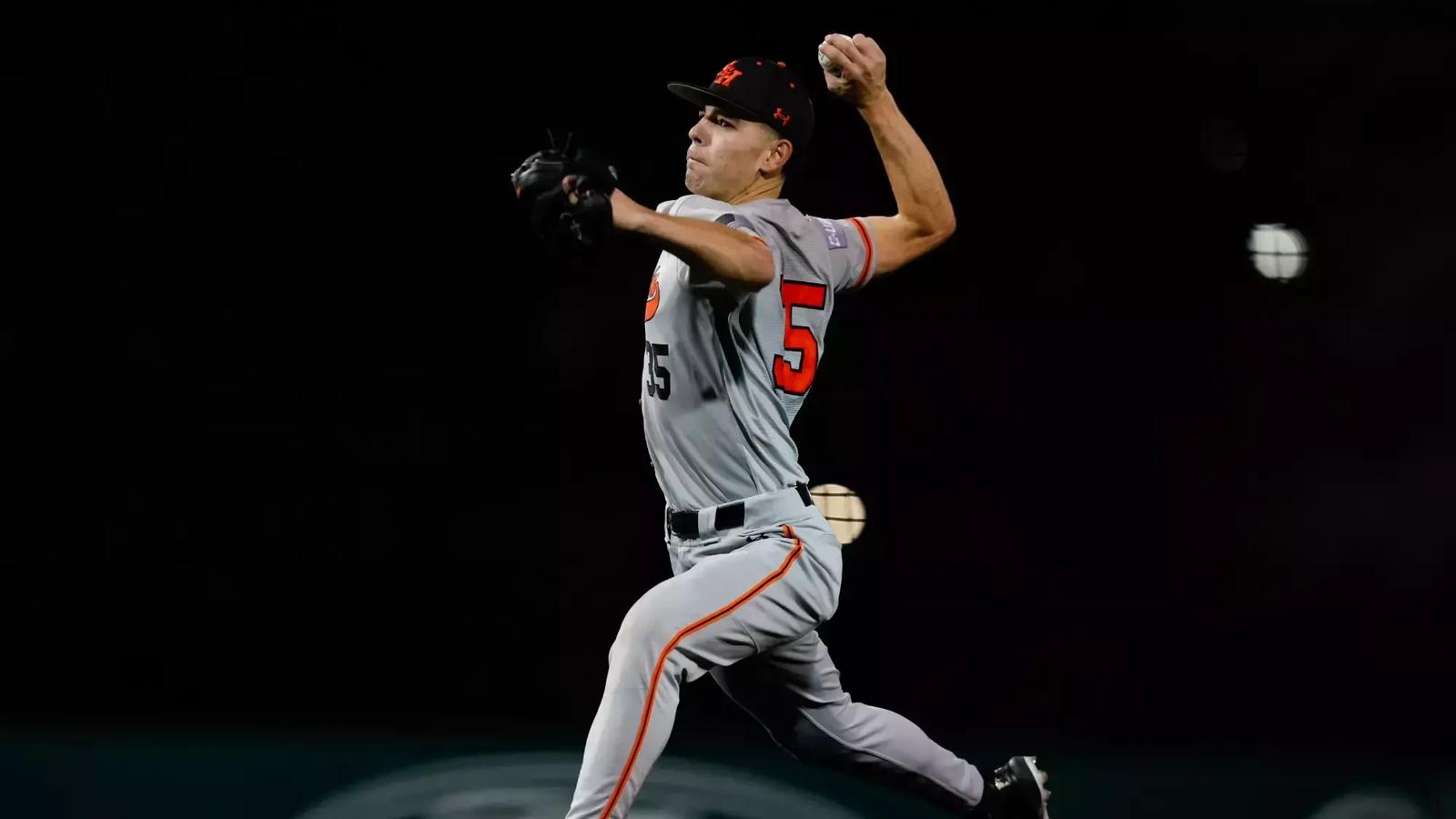 Sam Castle Houston Rockets Houston scrapes past Kats with late rally - Sam Houston