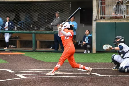Bella Perez hits a home run against FIU
