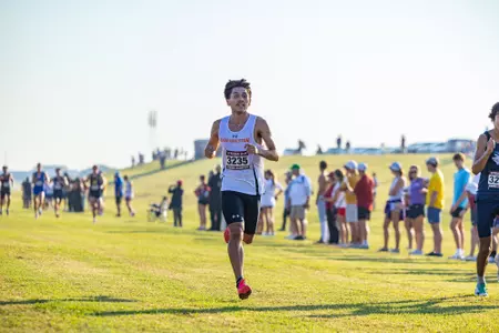 Sam Houston cross country competes at Texas A&M