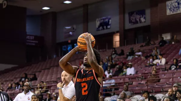 Jacoby Coleman shoots a 3 against Texas Southern