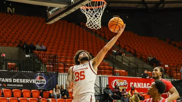 Po'Boigh King lays a shot in against Western Kentucky