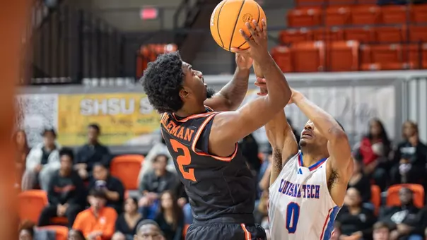 Jacobe Coleman shoots against Louisiana Tech