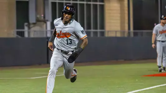 Jeric Curtis scores at Houston 2026