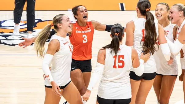 Shaelin White celebrate 2026 Cal State Fullerton