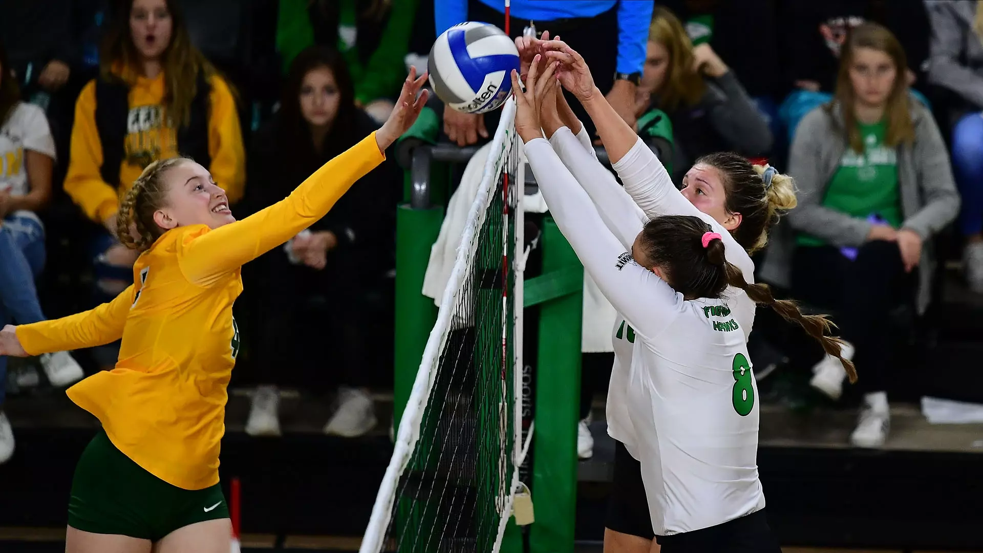 North Dakota State's Ally Murphy against North Dakota in the Betty Engelstad Sioux Center.