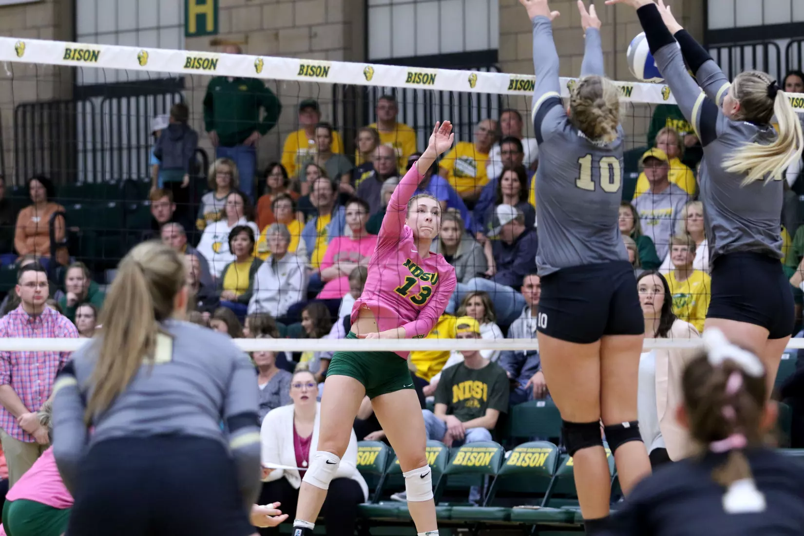 North Dakota State's Alexis Bachmeier against Purdue Fort Wayne in Bentson Bunker Fieldhouse.