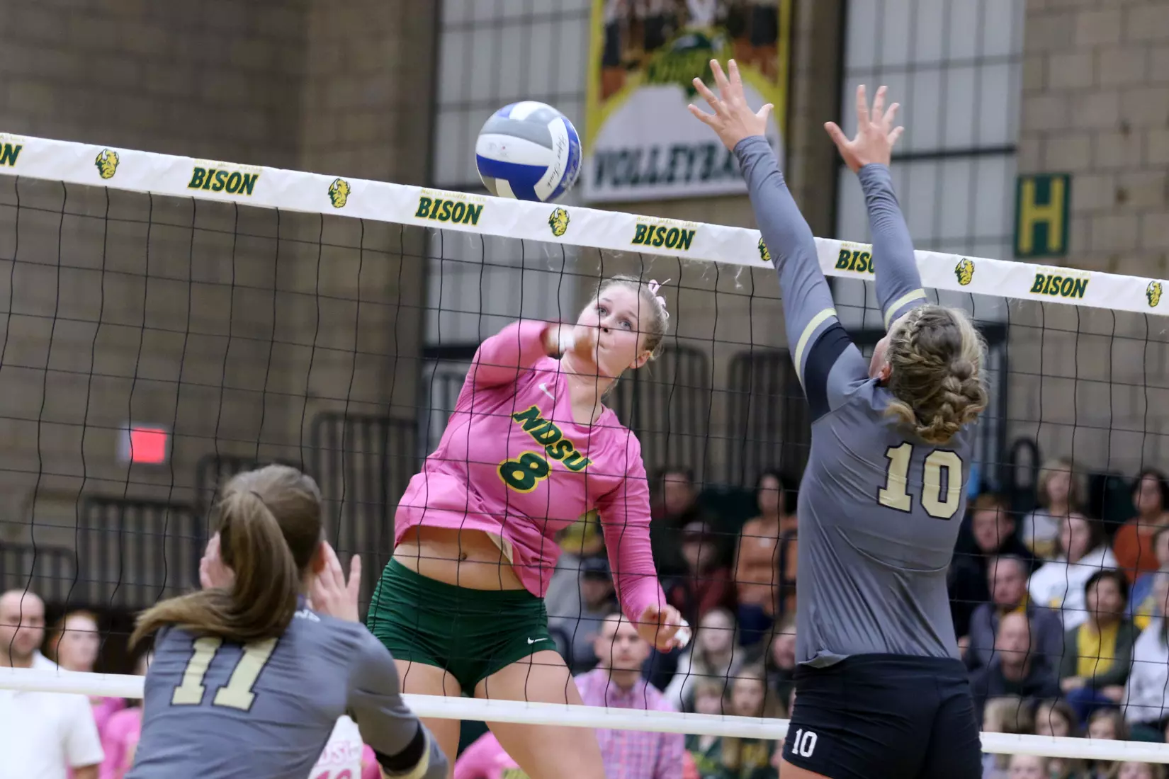 North Dakota State's Bella Lien against Purdue Fort Wayne in Bentson Bunker Fieldhouse.