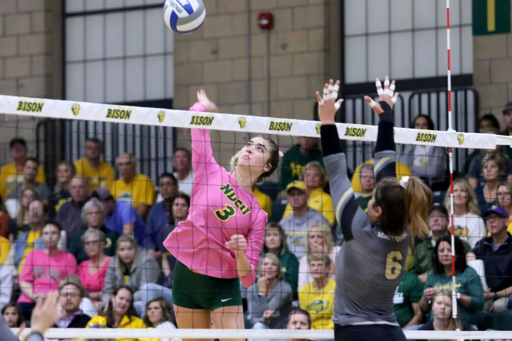 North Dakota State's Syra Tanchin against Purdue Fort Wayne in Bentson Bunker Fieldhouse.