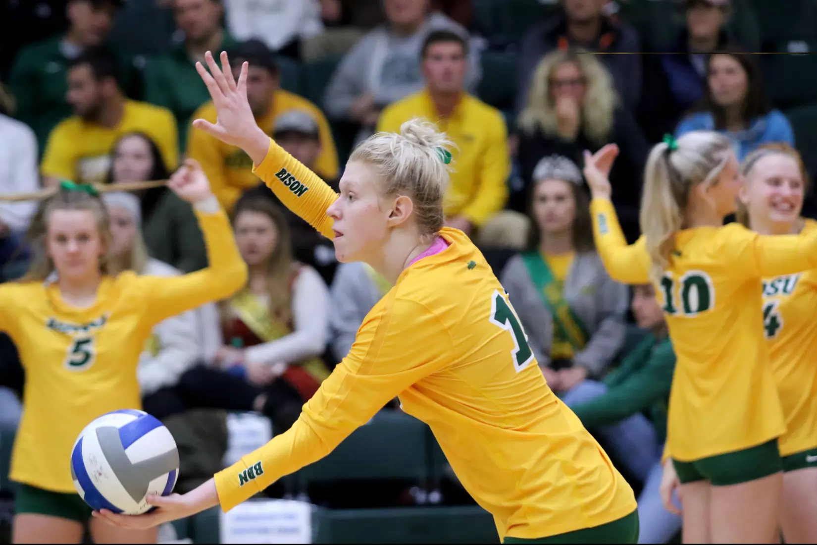North Dakota State's Kalli Hegerle against South Dakota in the Bentson Bunker Fieldhouse.
