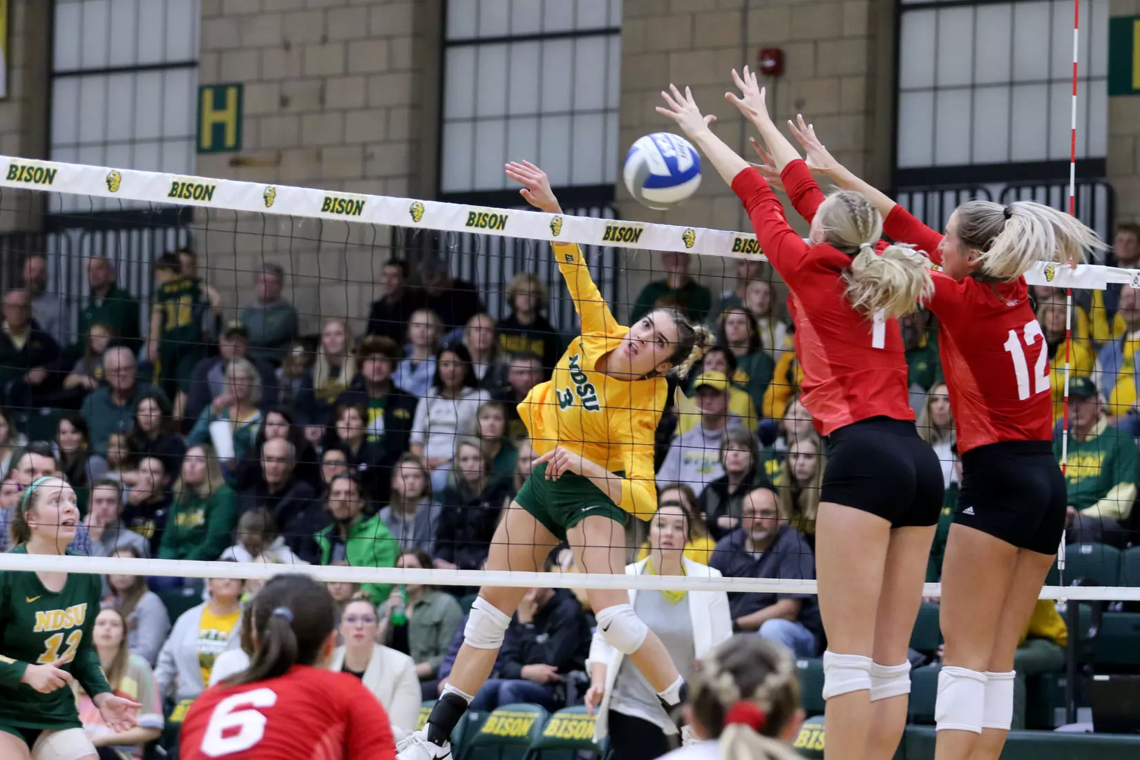 North Dakota State's Syra Tanchin against South Dakota in the Bentson Bunker Fieldhouse.