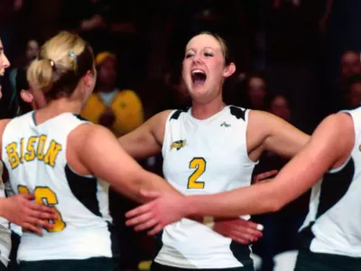Bison Spoil Record Night for Jacks With 3-0 Volleyball Win Image
