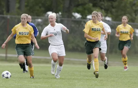 Drake Continues Winning Ways; Bulldogs Down Bison 3-1 Image