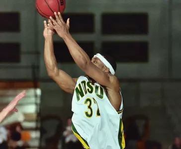 Manhattan Runs Past North Dakota State Image
