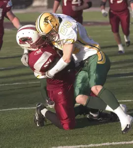 Opportunistic Green Defeats The Gold 28-20 In NDSU Outback Steakhouse Spring Football Game Image