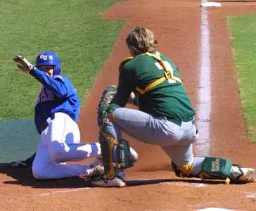 Kansas Completes Three-Game Sweep of North Dakota State Image
