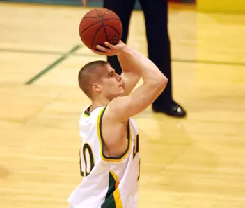 North Dakota State Holds Off UMKC, 90-82 Image