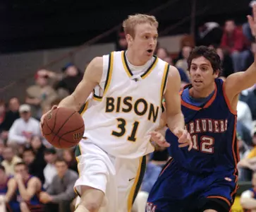 Nelson, Bison Pull Away at South Dakota State, 78-60 Image