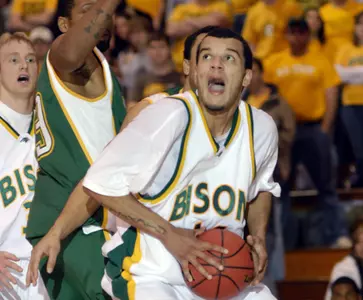 Bison Hang On For Fifth Straight Win, 61-53 Over Utah Valley State Image