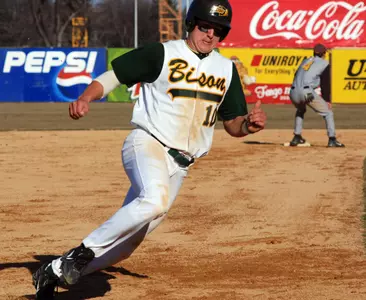 Gophers Use Long Ball to Beat Bison, 10-4 Image