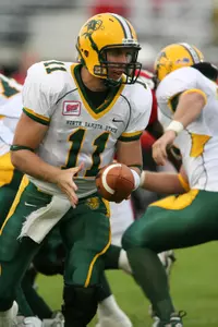 No. 4 North Dakota State Thunders Past Central Michigan 44-14 Image