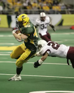 No. 6/17 North Dakota State Rallies Past No. 11/13 Southern Illinois 35-27 Image