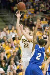 North Dakota State Holds Off Western Illinois, 61-52 Image