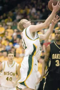 Wisconsin Native Leads North Dakota State Past Milwaukee, 77-69 Image