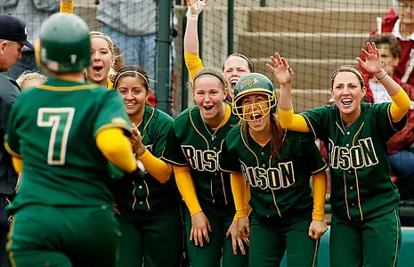 Currie Blast, Padilla Shutout Lift Bison Past #9/10 Oklahoma 1-0 At NCAA Softball Regional Image
