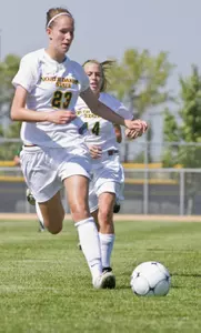 Bison Drop 3-1 Contest to Green Bay Image