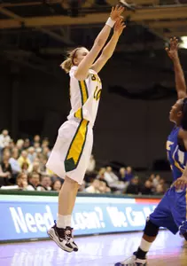 North Dakota State Women Strong Down Stretch, Pull Out 65-55 Win Over UMKC Image