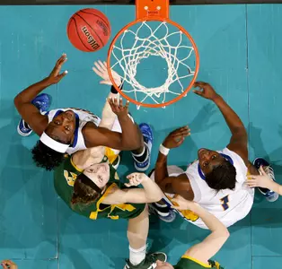 Thomas Last Second Drive Lifts UMKC Past North Dakota State 76-75 in Overtime Image