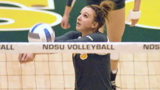Bison Beat T-Birds 3-1, Clinch At Least Share of Fourth Straight Summit League Title Image