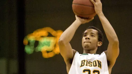 Wolters, Jacks Roll to 80-57 Win Over Bison Image