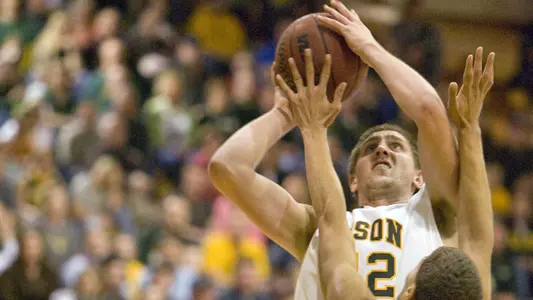 Brekke, Schuler Lift UND Past NDSU, 59-54 Image
